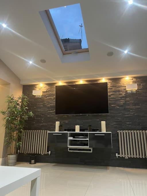 Stunning Home In Astley Tyldesley Exterior foto